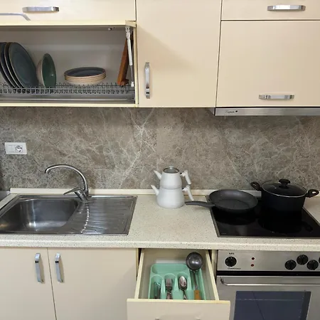 The Cozy Nest - Fully Loaded Appartement Tirana